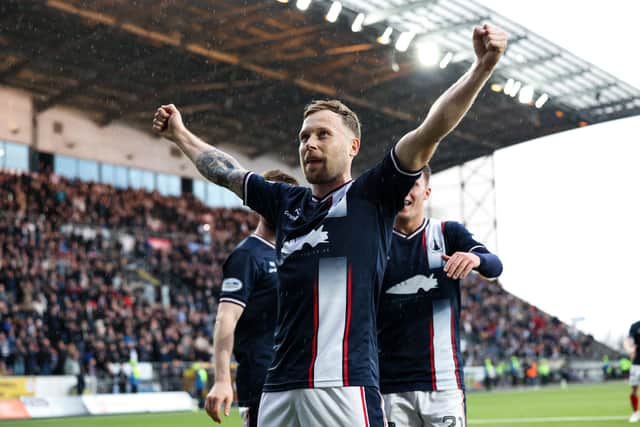 Title on the Line and Play-Off Drama Everywhere